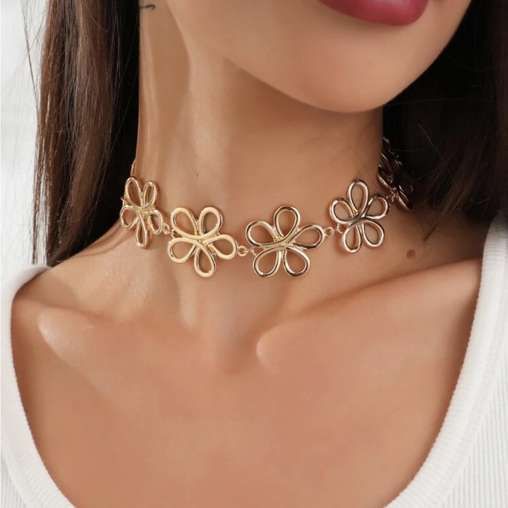 Gold Tone Flower Choker Necklace